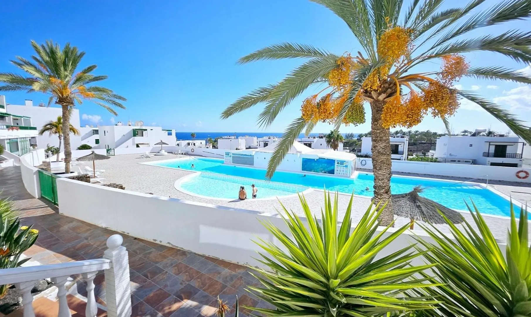 Azul Tuscan Playa Y Piscina Costa Teguise Spain